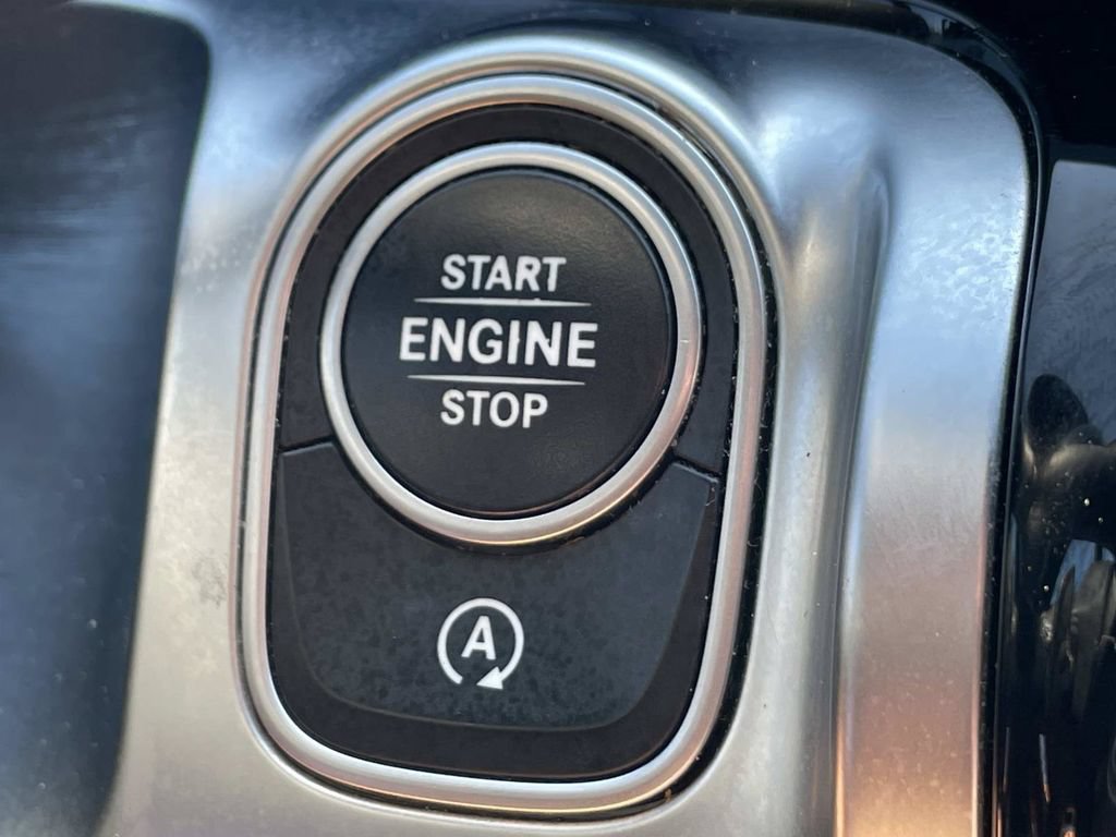 Used 2021 Mercedes-Benz GLB 250 image 32