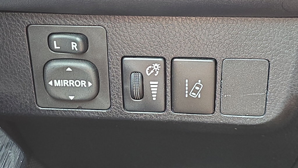 Used 2018 Toyota RAV4 Limited w/ Advanced Technology Package AWD/4WD image 25