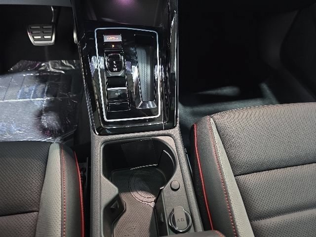 New 2026 Volkswagen GTI SE FWD image 22