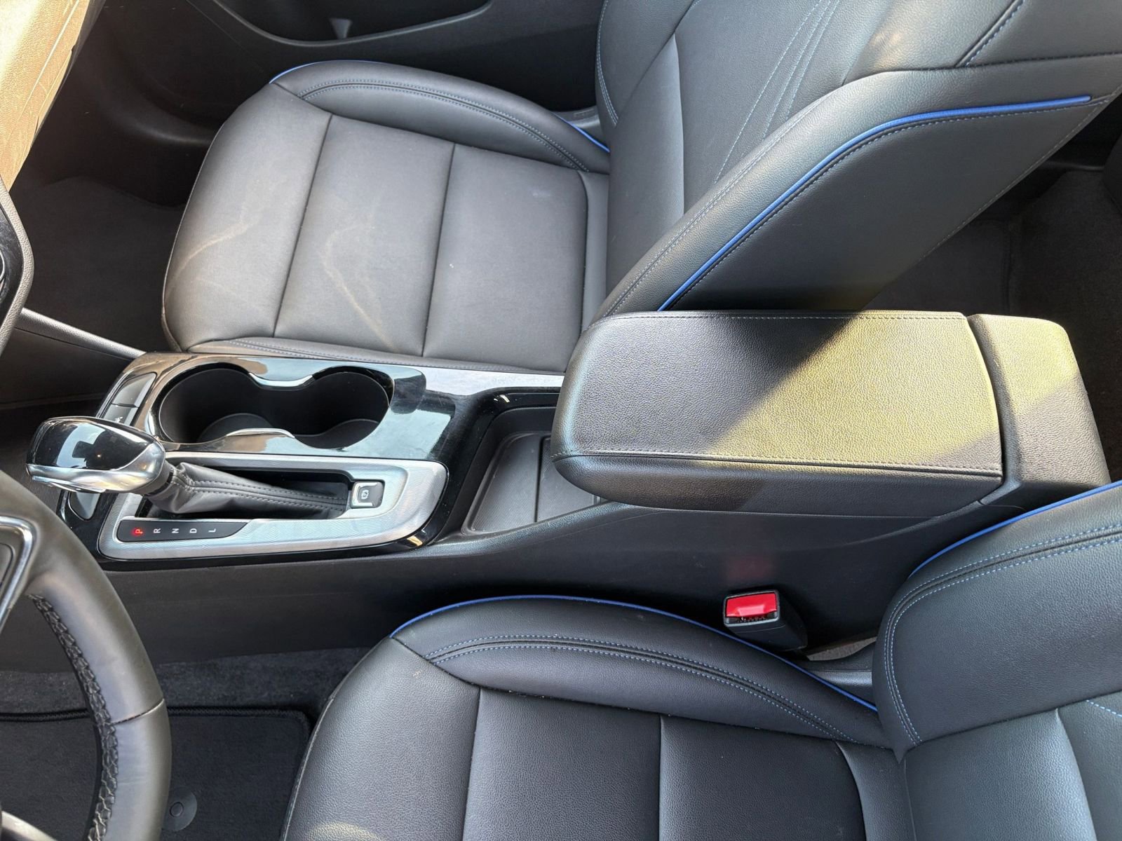 Used 2025 Buick Envista Sport Touring image 40
