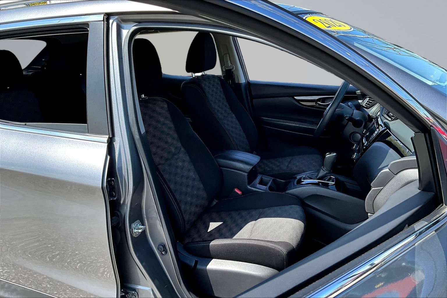 Used 2020 Nissan Rogue Sport SV AWD/4WD image 26