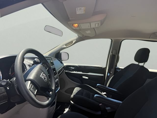 Used 2016 Dodge Grand Caravan American Value Package FWD image 15