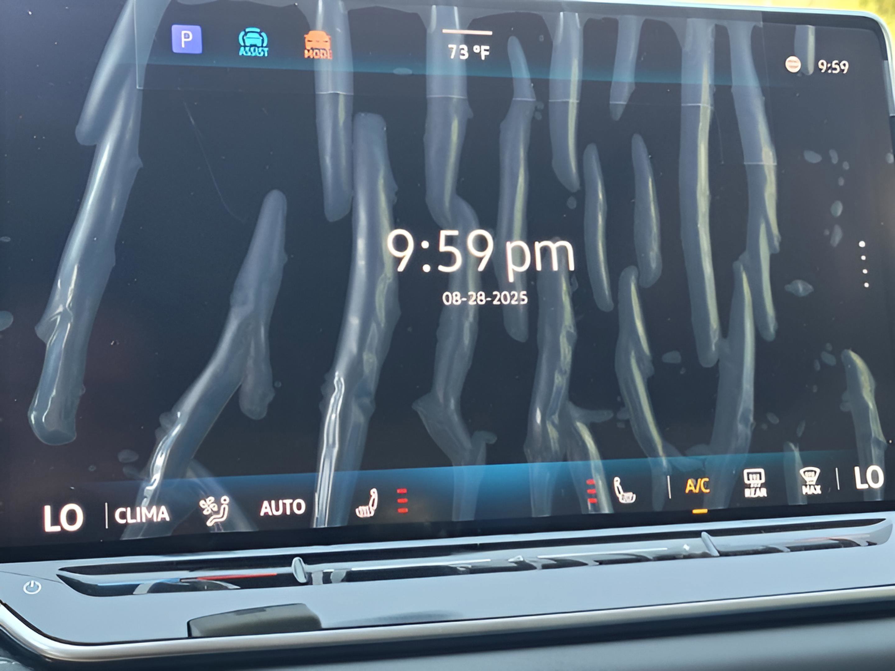 New 2025 Volkswagen Tiguan SE image 14