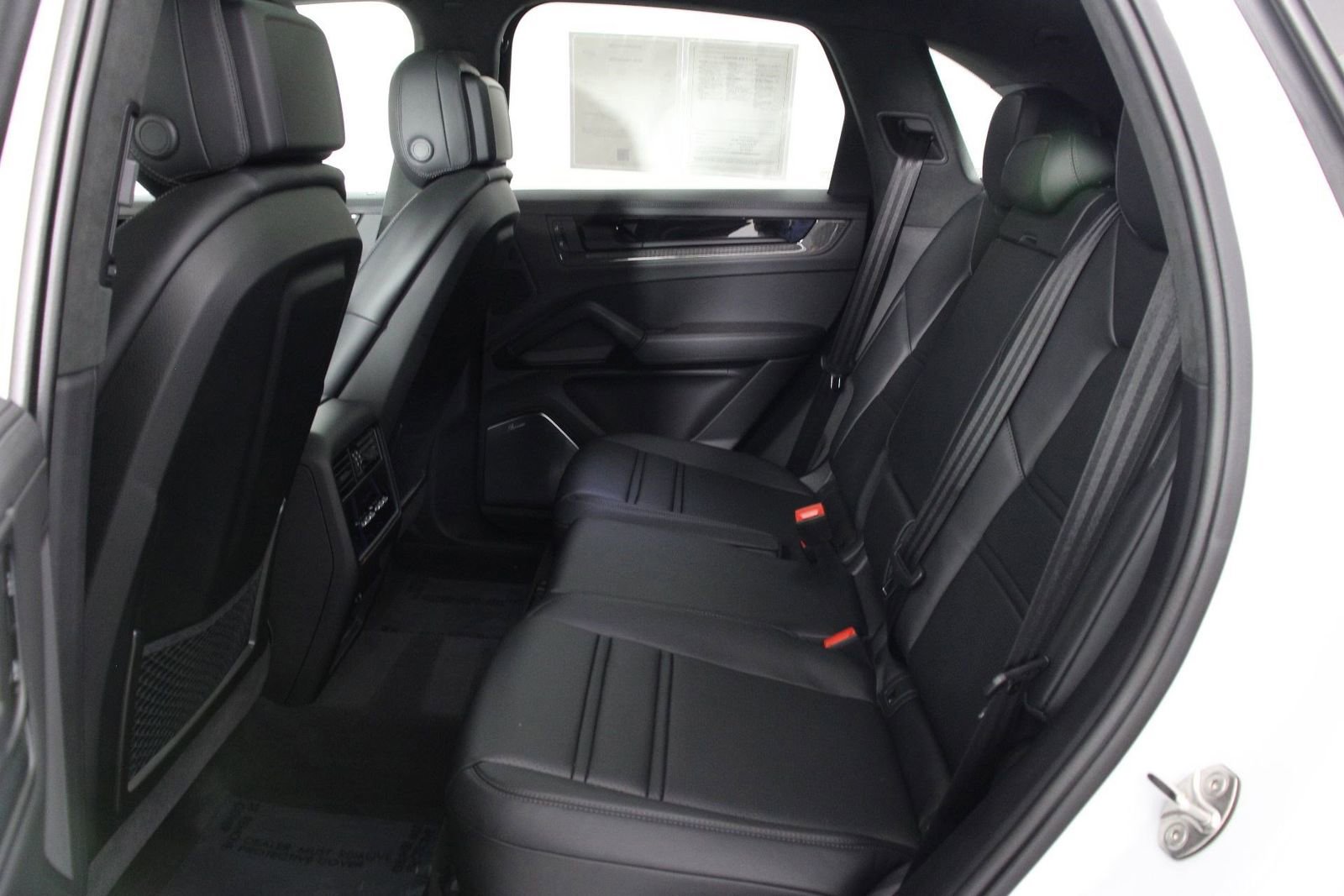 Certified 2025 Porsche Cayenne GTS image 33