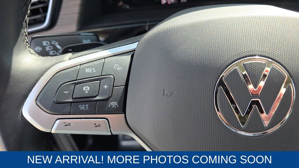 Used 2025 Volkswagen Atlas SEL Premium R-Line image 16