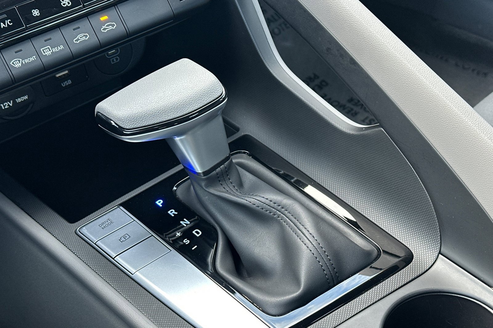 Used 2024 Hyundai Elantra SEL image 24