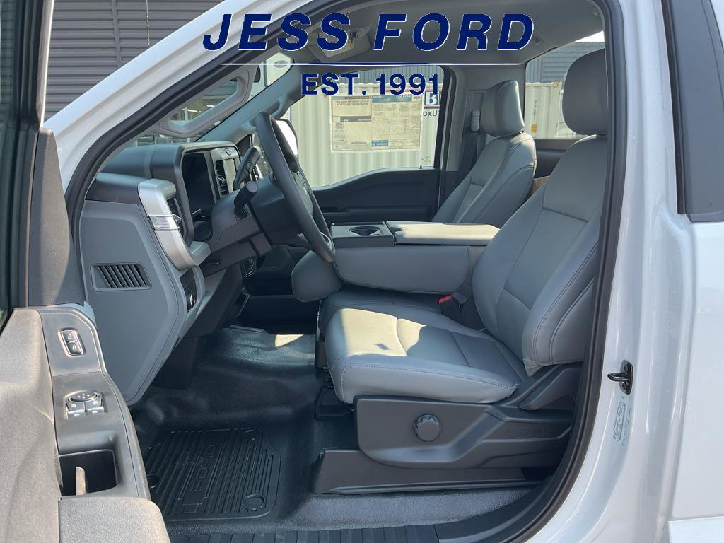 New 2026 Ford F550 4x4 Regular Cab Super Duty image 10