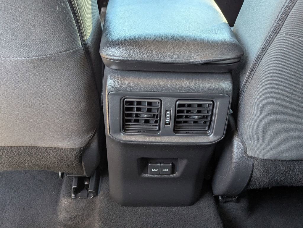 Used 2022 Toyota RAV4 XLE w/ Convenience Package FWD image 17