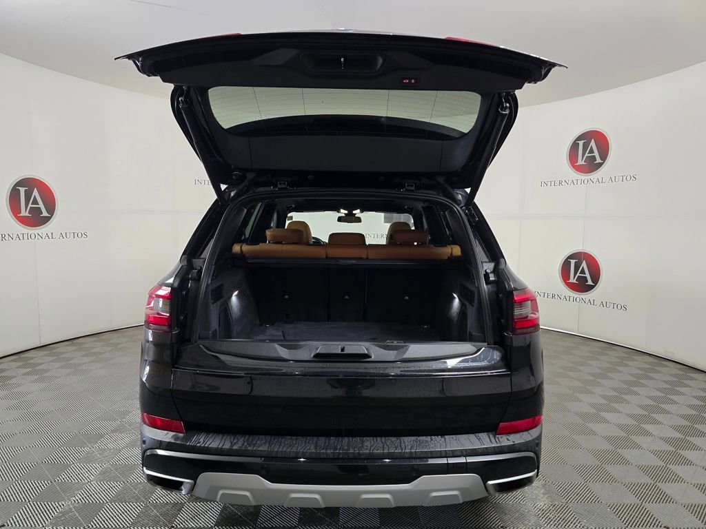 Used 2023 BMW X5 xDrive40i w/ Parking Assistance Package image 9