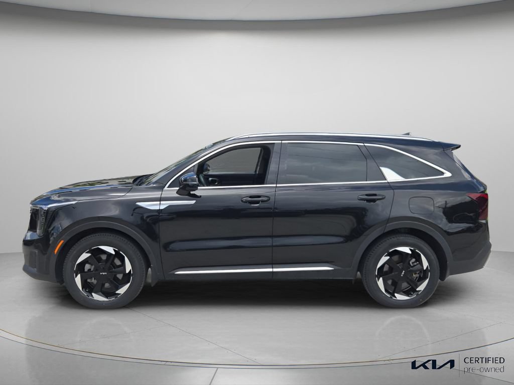 Certified 2025 Kia Sorento EX FWD image 3