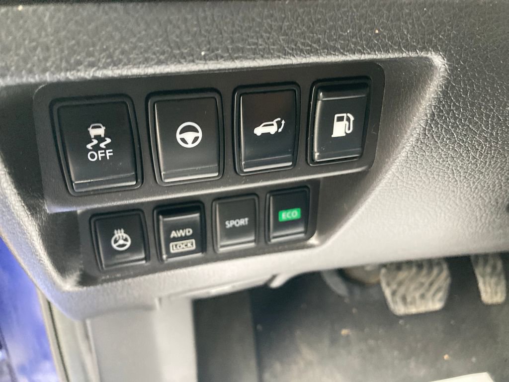 Used 2019 Nissan Rogue SV w/ Premium Package image 36