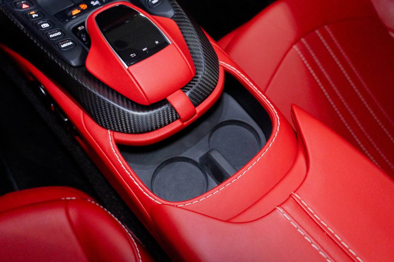 Used 2019 Aston Martin V8 Vantage Coupe RWD image 47