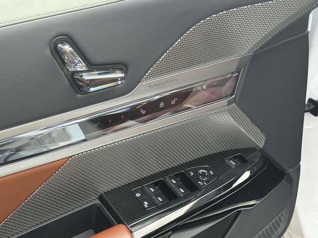 Certified 2025 BMW i7 xDrive60 image 22