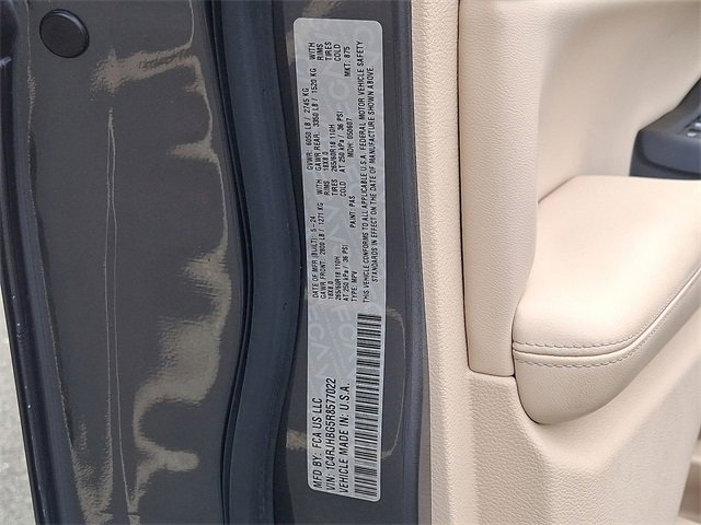 Used 2024 Jeep Grand Cherokee Limited w/ Trailer Tow Package image 18