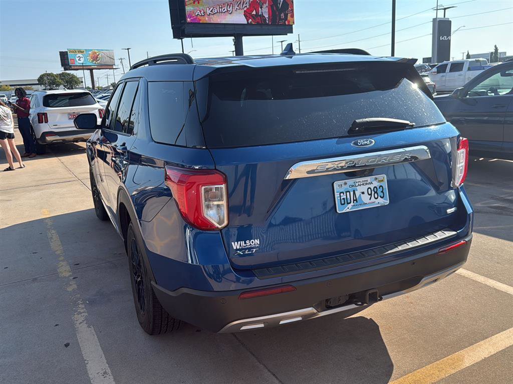 Used 2020 Ford Explorer XLT w/ Equipment Group 202A image 9