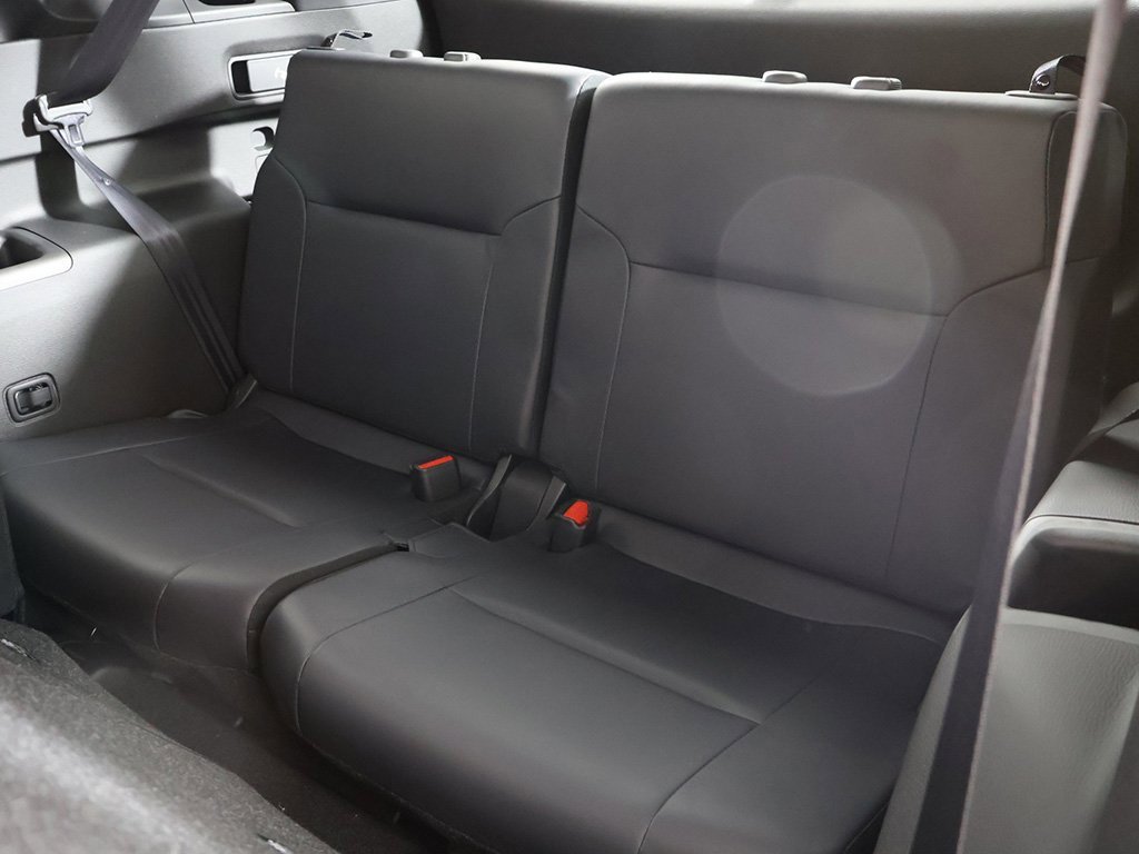 New 2025 Mitsubishi Outlander SE image 33