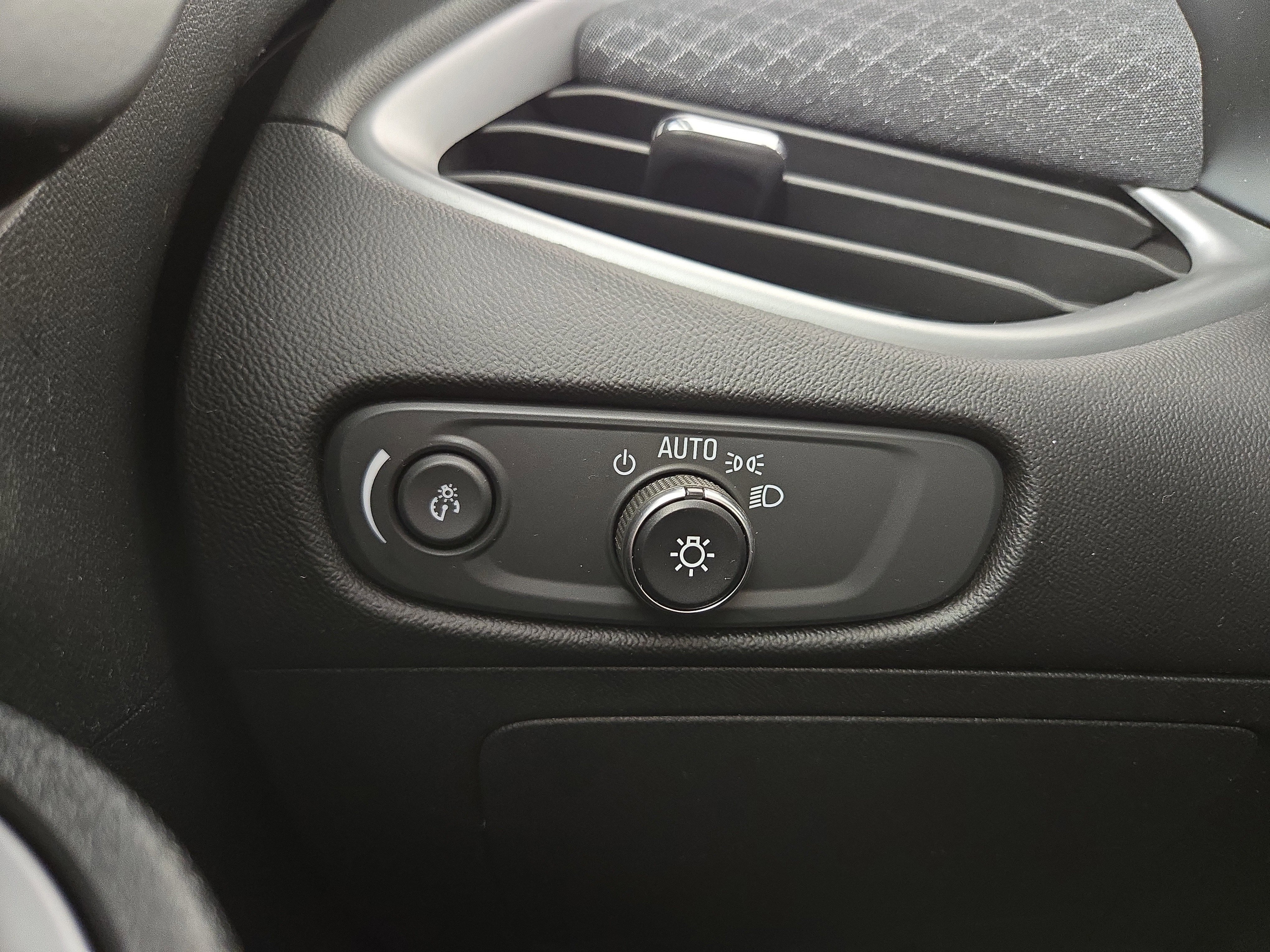 Certified 2024 Chevrolet Malibu LT image 30