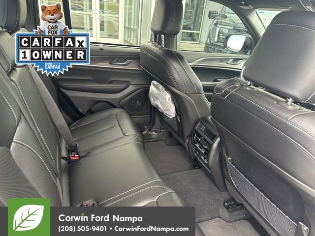 Used 2024 Jeep Grand Cherokee Limited w/ Luxury Tech Group II image 10