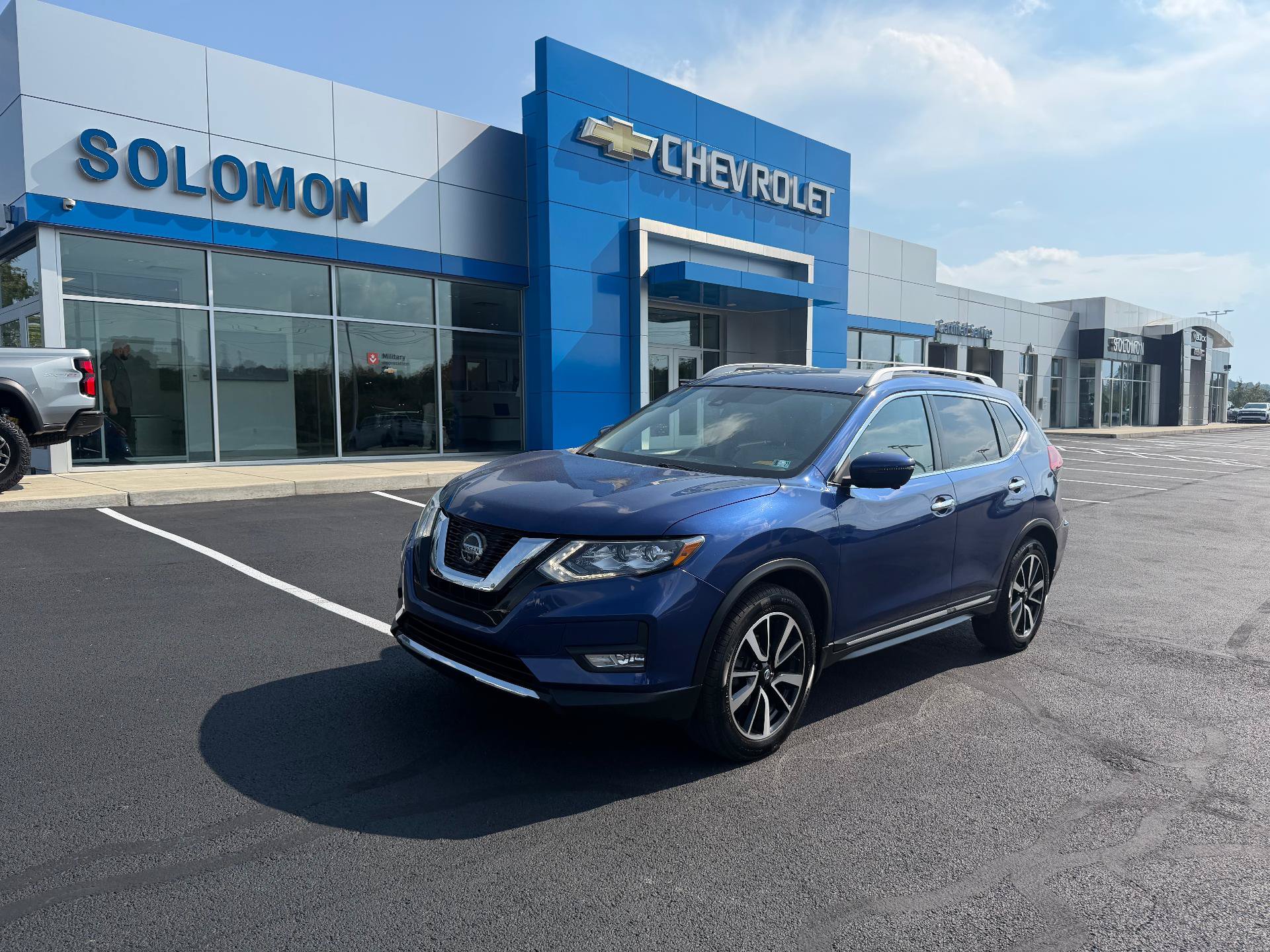 Used 2018 Nissan Rogue SL w/ Premium Package