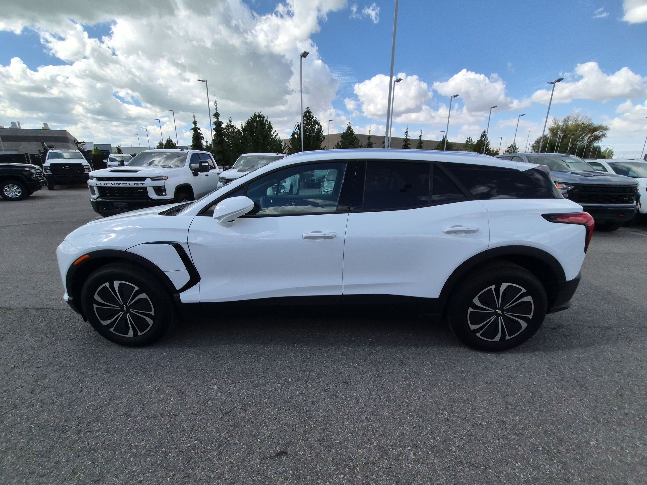 New 2025 Chevrolet Blazer EV LT w/ Super Cruise Package AWD/4WD image 8