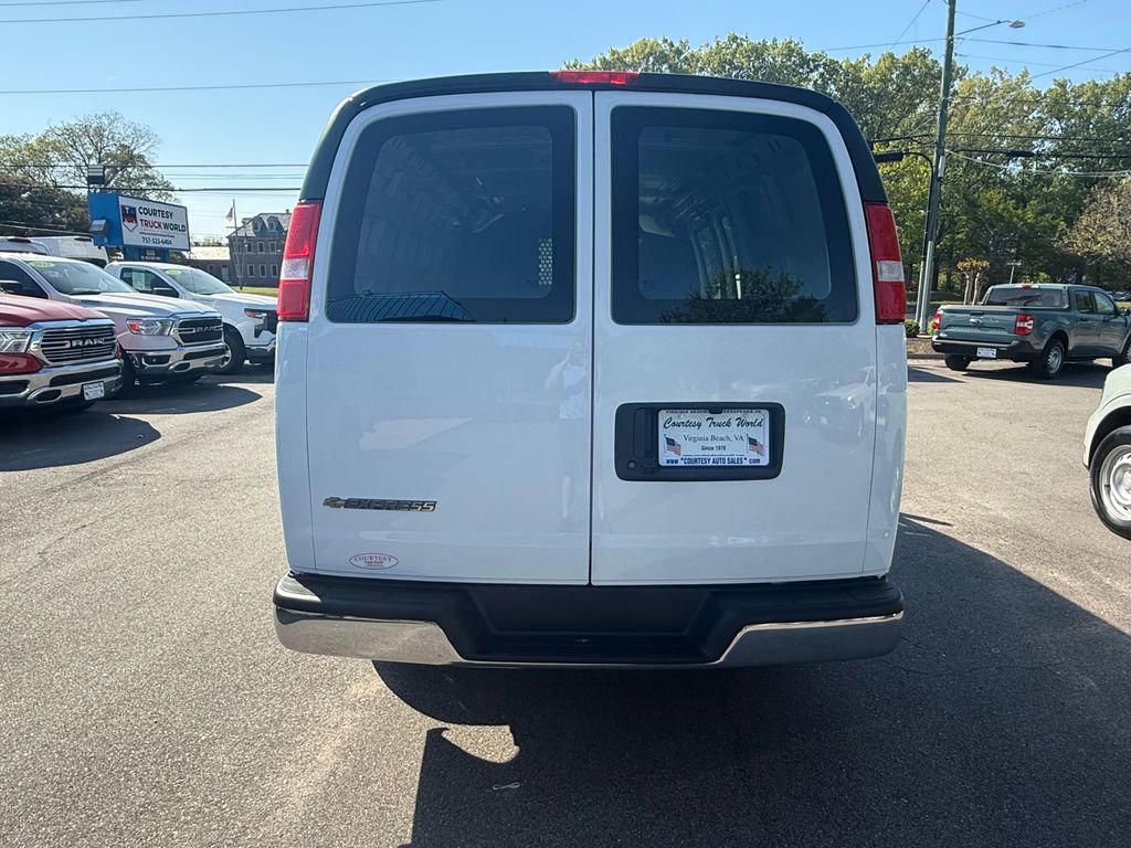 Used 2024 Chevrolet Express 2500 w/ Driver Convenience Package image 9