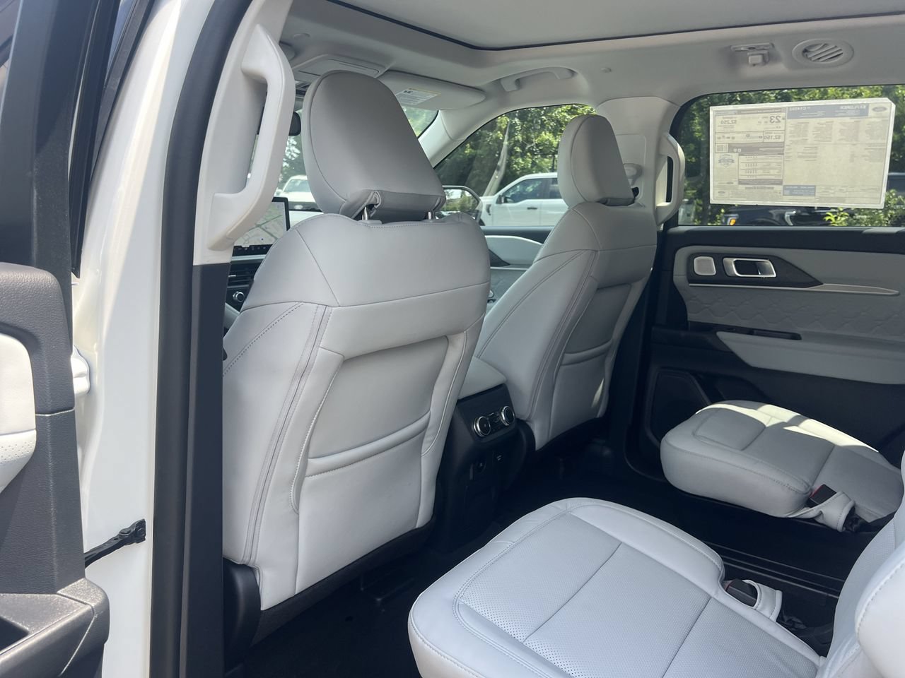 New 2026 Ford Explorer Platinum w/ LUX Leather Package AWD/4WD image 19