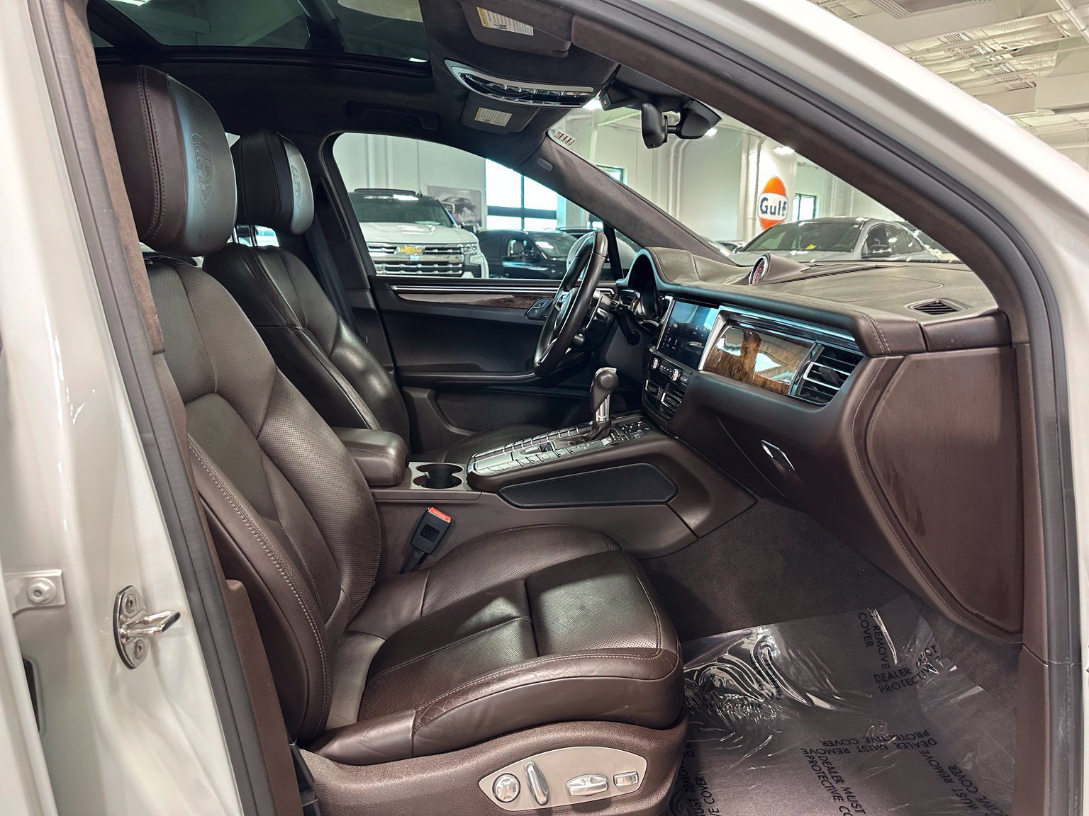 Used 2019 Porsche Macan S w/ Premium Package Plus AWD/4WD image 43
