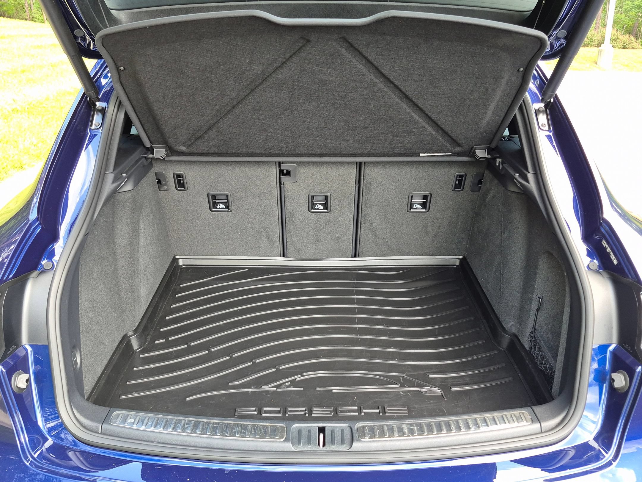 Certified 2026 Porsche Macan AWD/4WD image 26