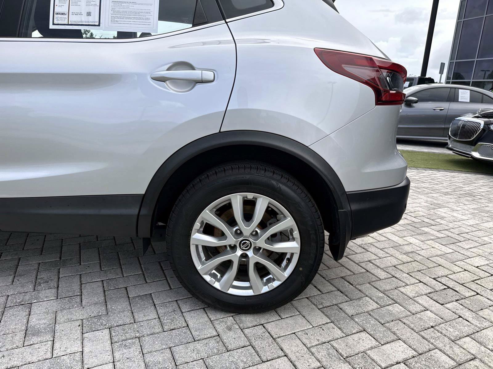 Used 2022 Nissan Rogue Sport S FWD image 11