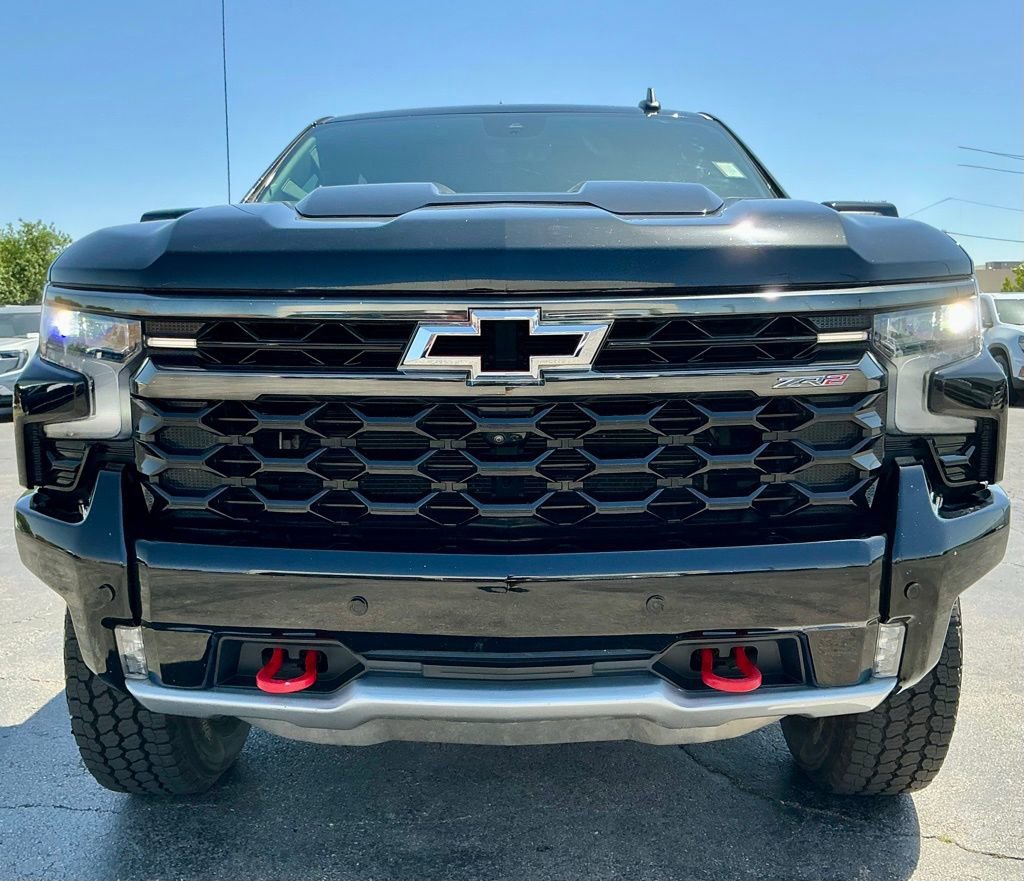 Used 2025 Chevrolet Silverado 1500 ZR2 w/ Technology Package AWD/4WD image 9