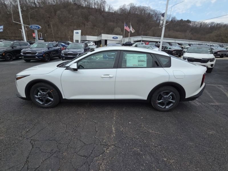 New 2026 Kia K4 LXS image 8