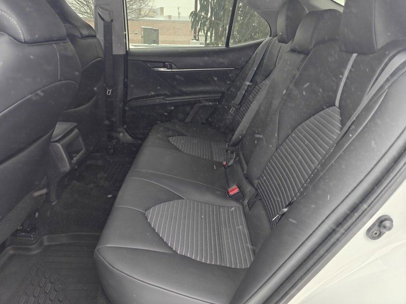 Used 2024 Toyota Camry SE image 13