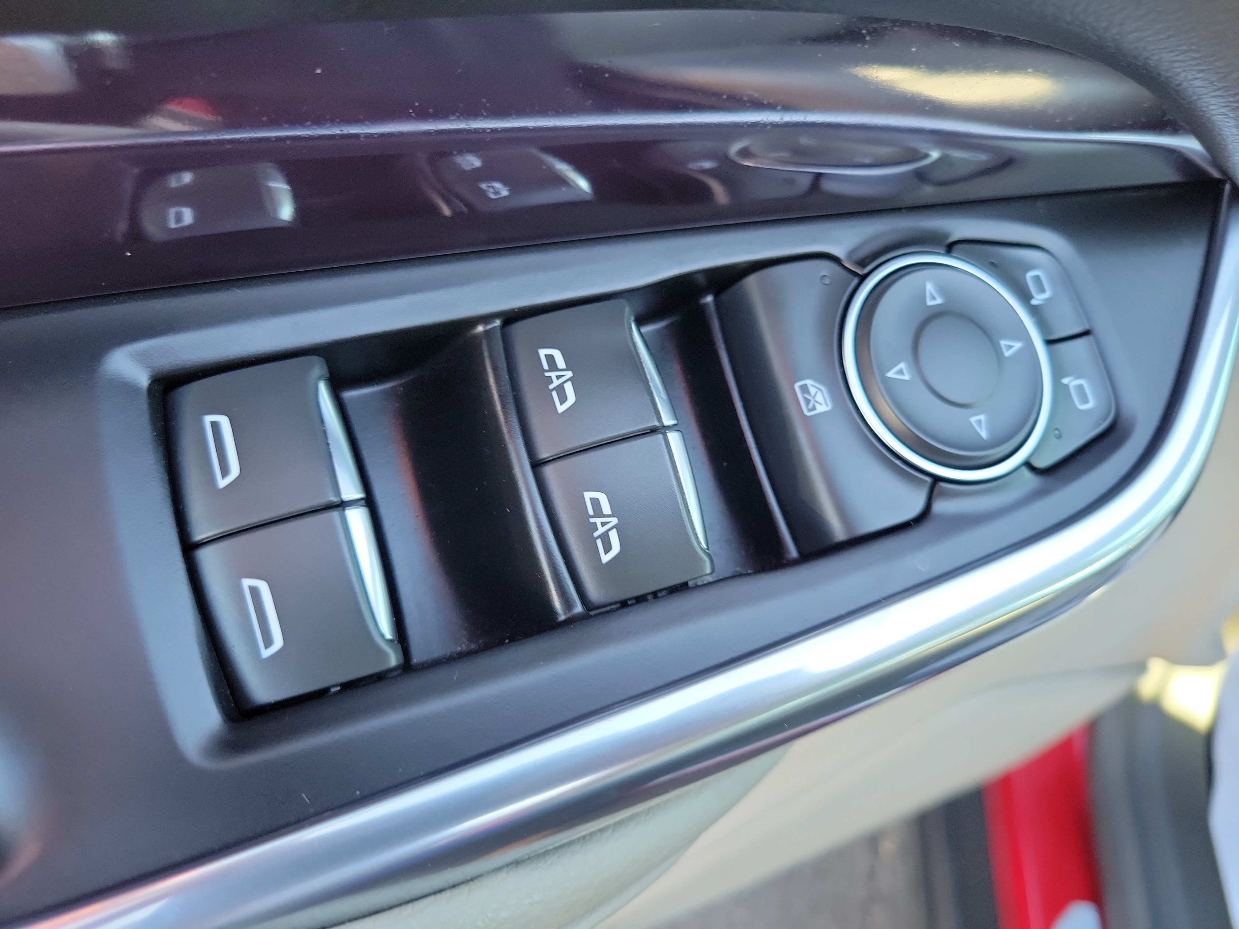 Used 2022 Cadillac XT4 Luxury w/ Cold Weather Package AWD/4WD image 21