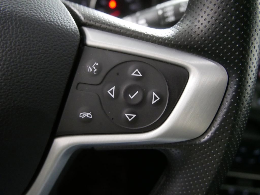 Used 2023 GMC Terrain SLE w/ Driver Convenience Package image 19