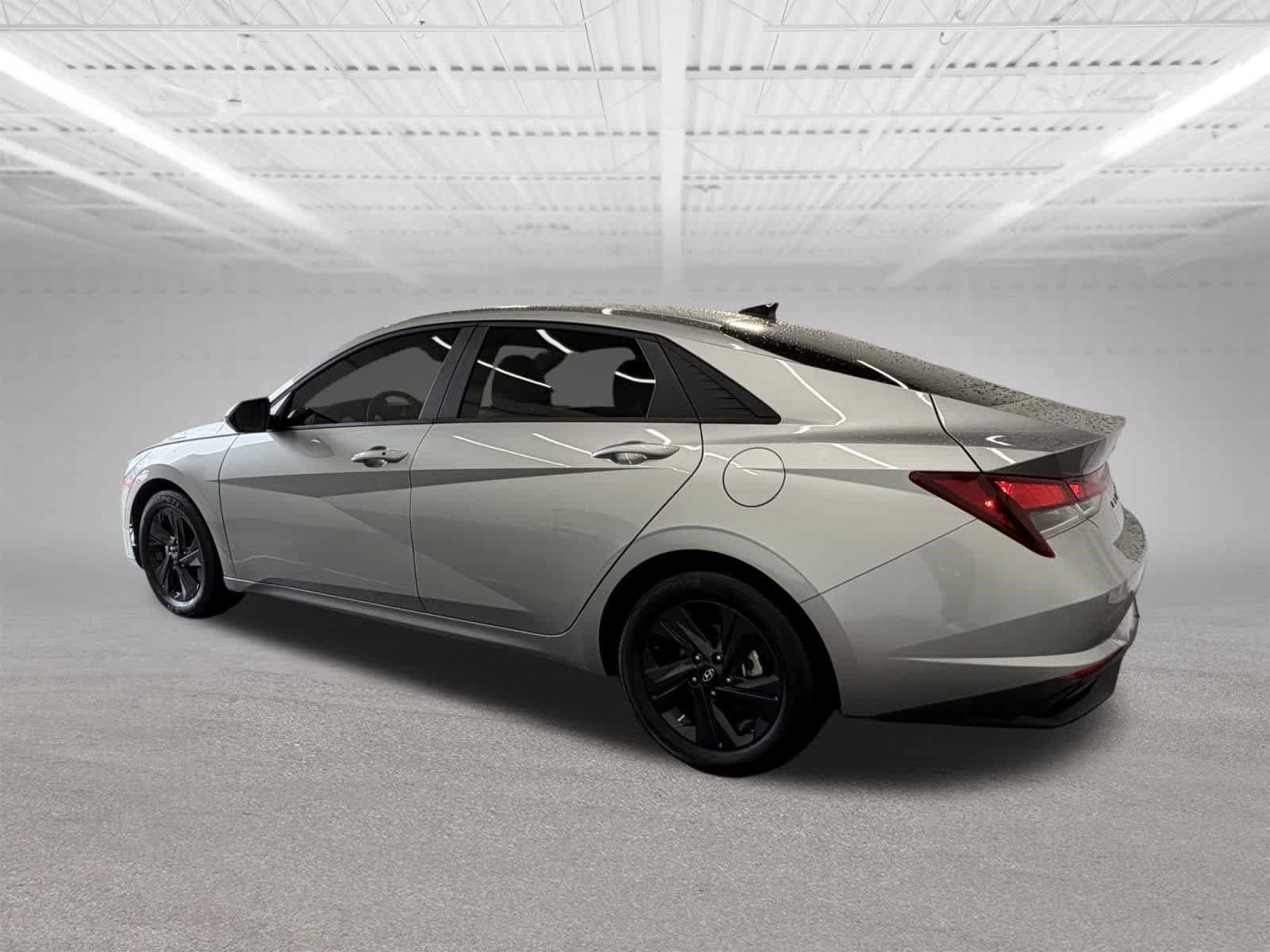 Used 2021 Hyundai Elantra SEL w/ Convenience Package FWD image 3