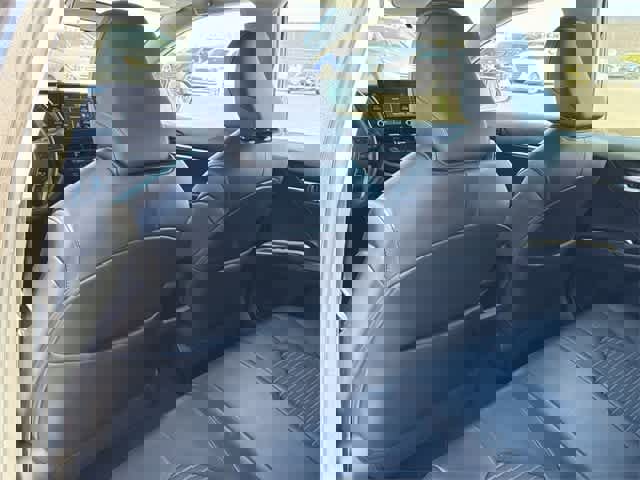 Used 2023 Toyota Camry SE image 19