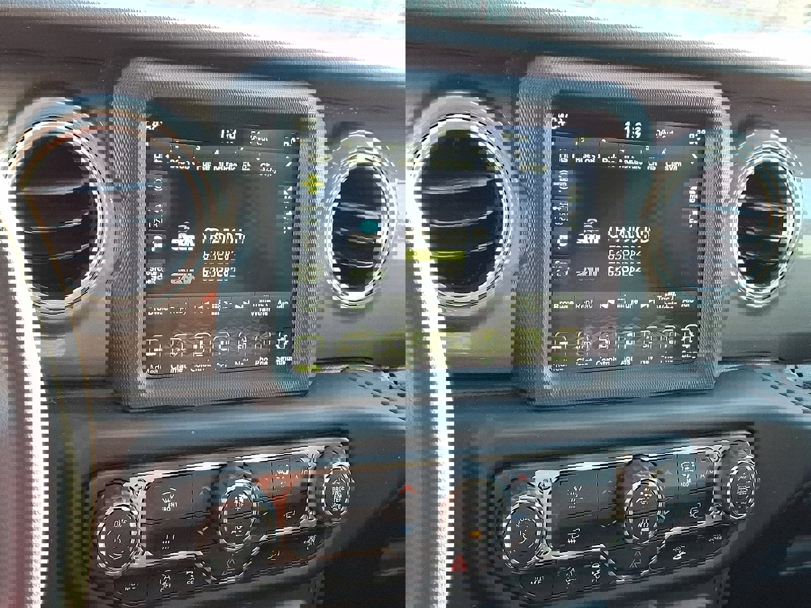 Used 2023 Jeep Gladiator Overland image 16