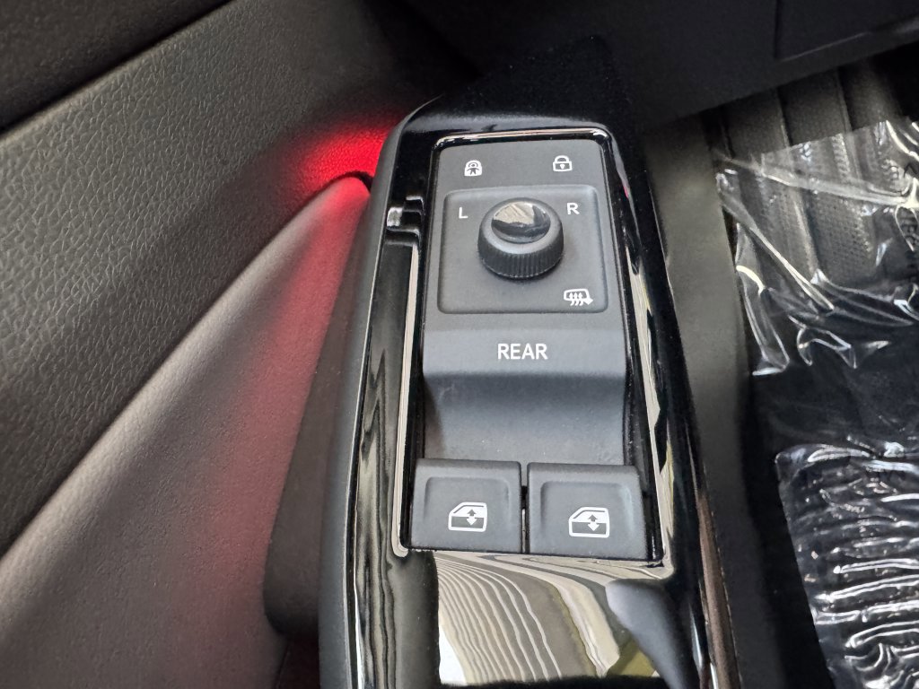 Used 2024 Volkswagen ID.4 S image 28