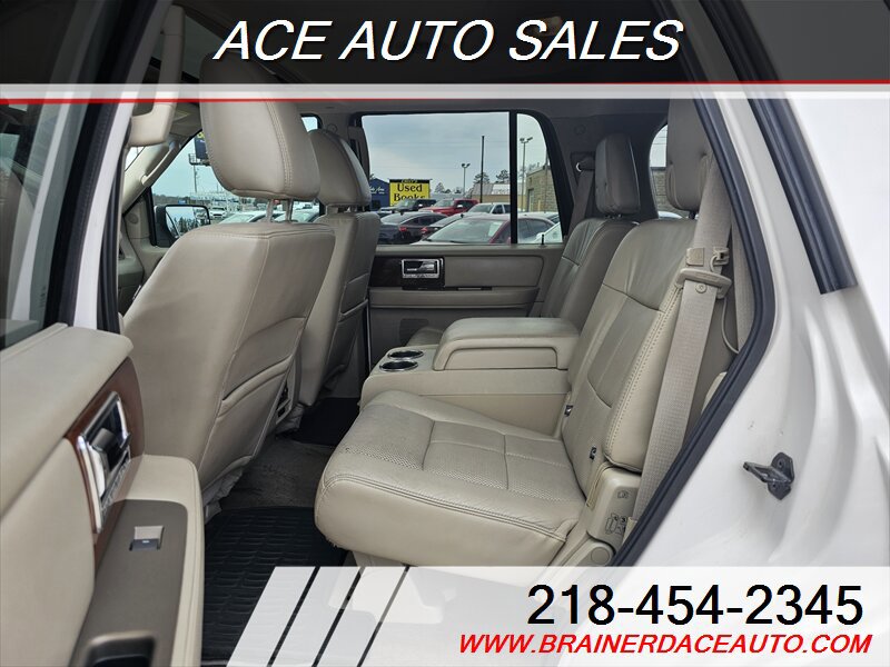 Used 2013 Lincoln Navigator 4WD w/ HD Trailer Tow Pkg image 16