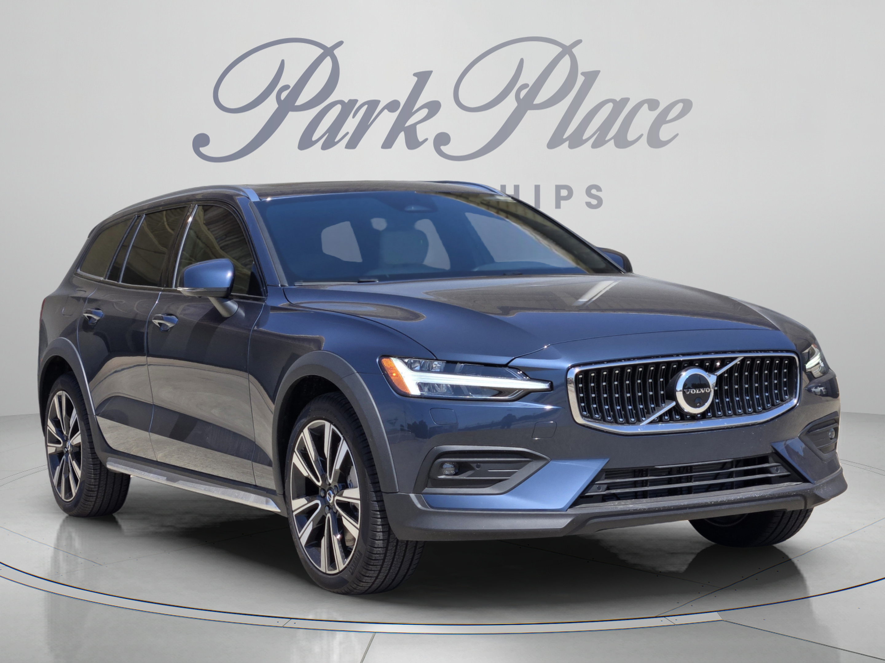 New 2026 Volvo V60 B5 Cross Country Ultra w/ Climate Package AWD/4WD image 8