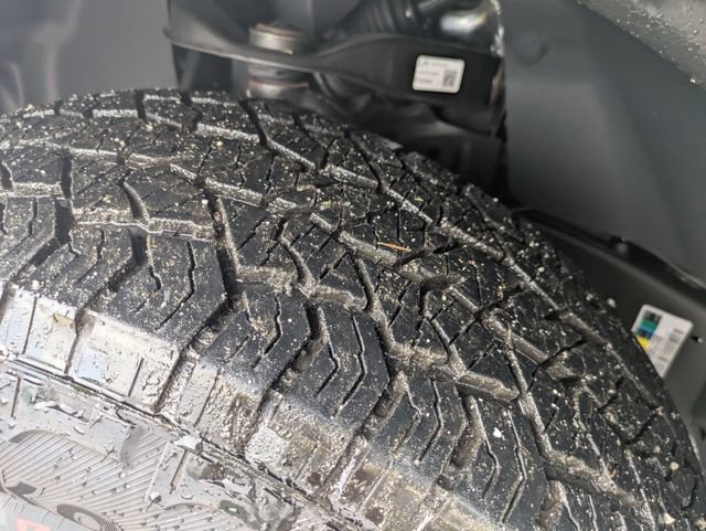 Used 2025 Nissan Frontier PRO-4X AWD/4WD image 11