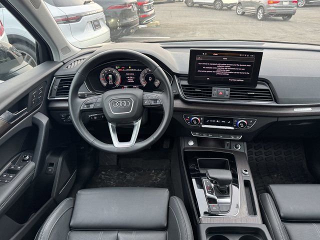 Certified 2025 Audi Q5 2.0T Premium Plus w/ Premium Plus Package AWD/4WD image 12