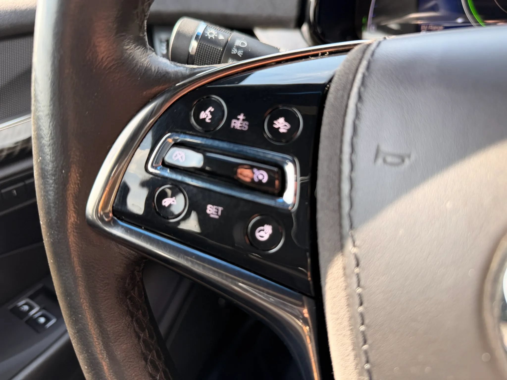 Used 2014 Cadillac ELR w/ Luxury Package FWD image 28
