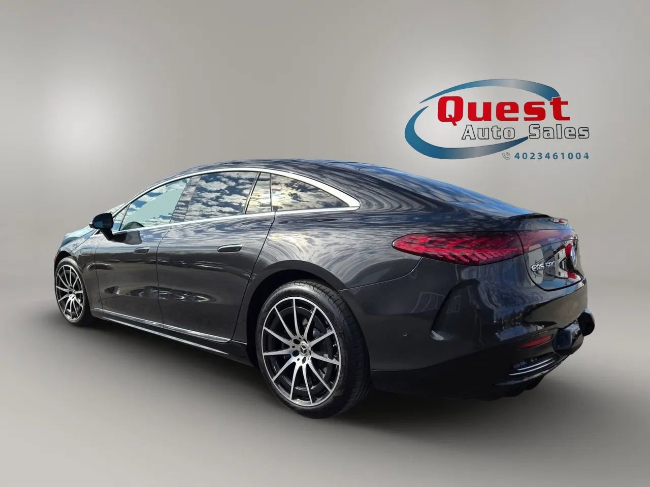 Used 2023 Mercedes-Benz EQS 580 4MATIC Sedan w/ Exclusive Trim Package image 7