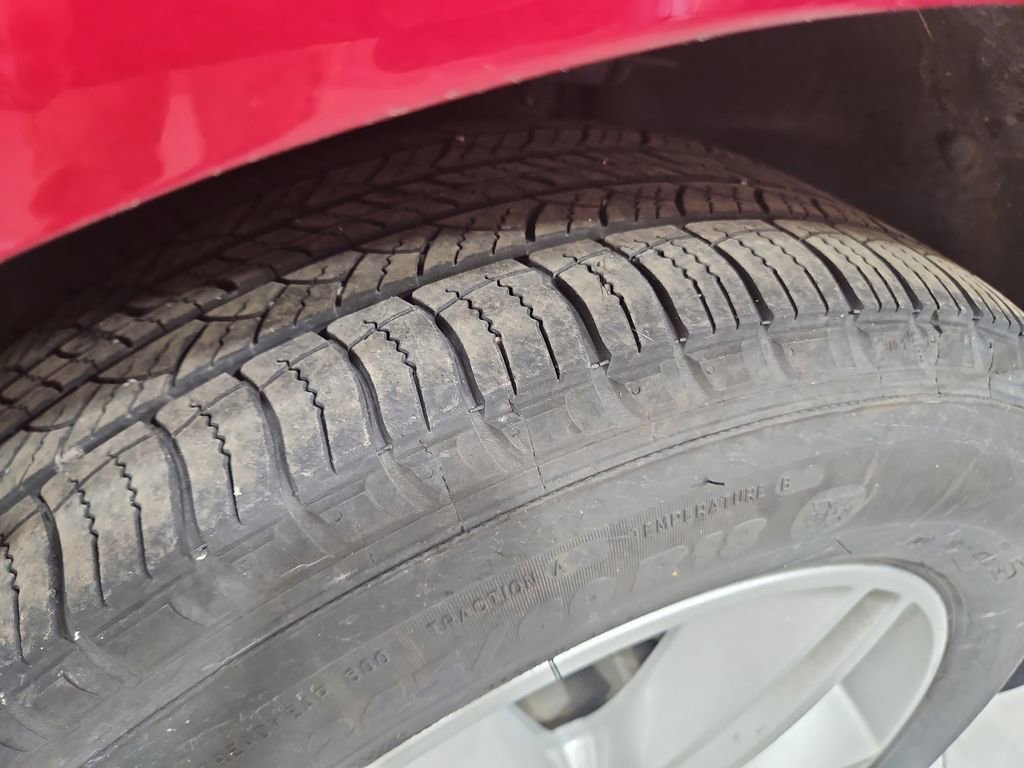 Used 2017 Ford Edge SEL w/ Equipment Group 201A image 28