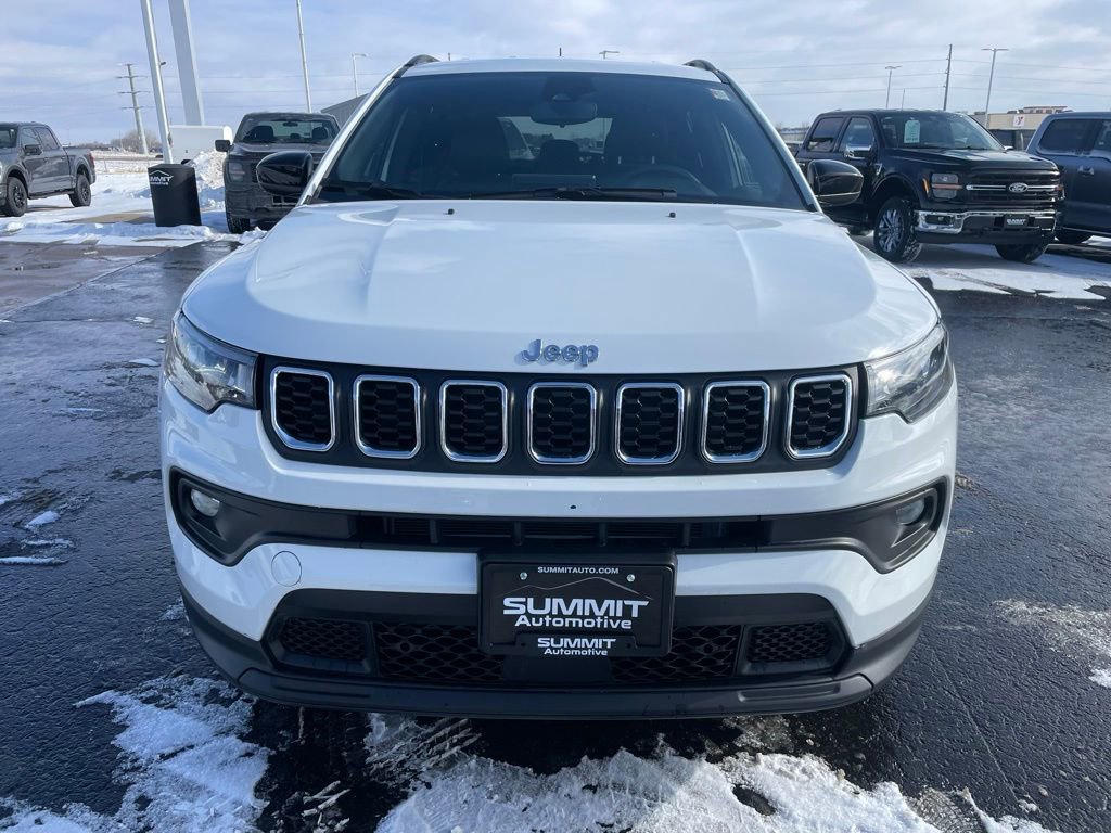 Used 2024 Jeep Compass Latitude AWD/4WD image 23