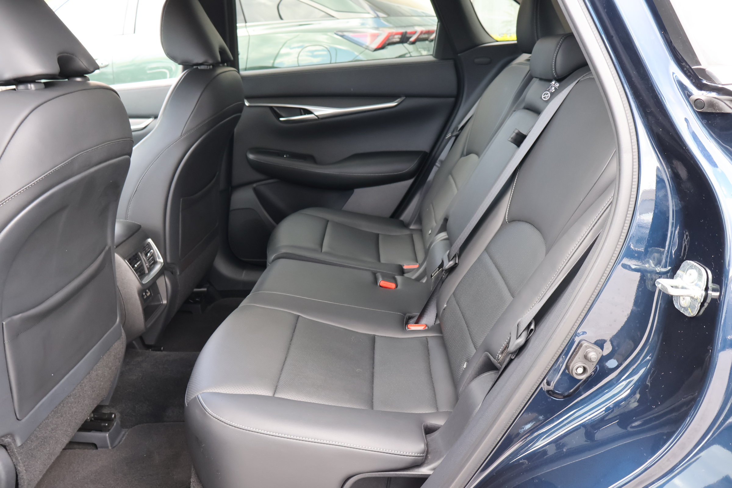 Certified 2024 INFINITI QX50 Luxe FWD image 17