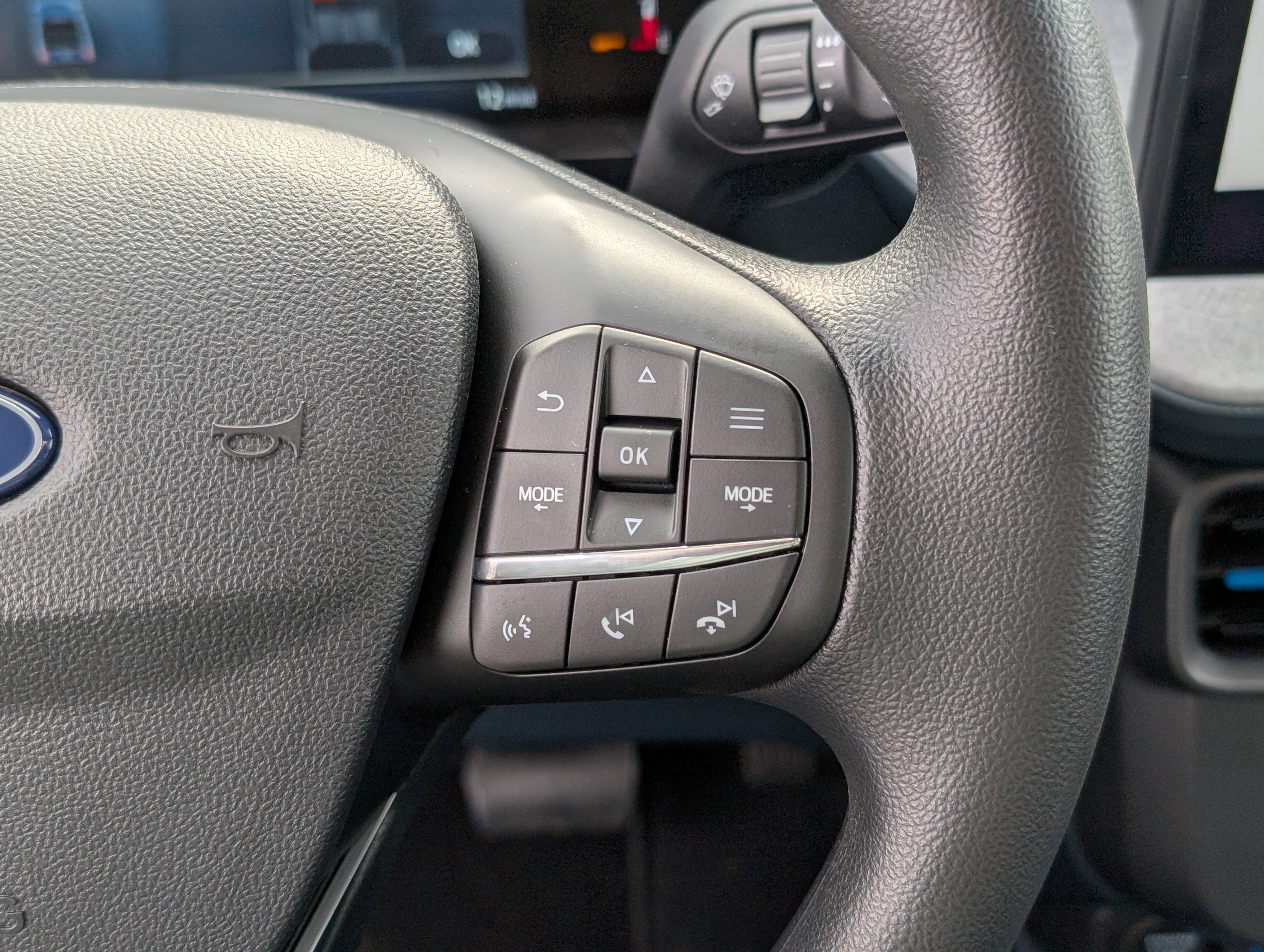 New 2025 Ford Maverick XLT w/ Equipment Group 301A image 17