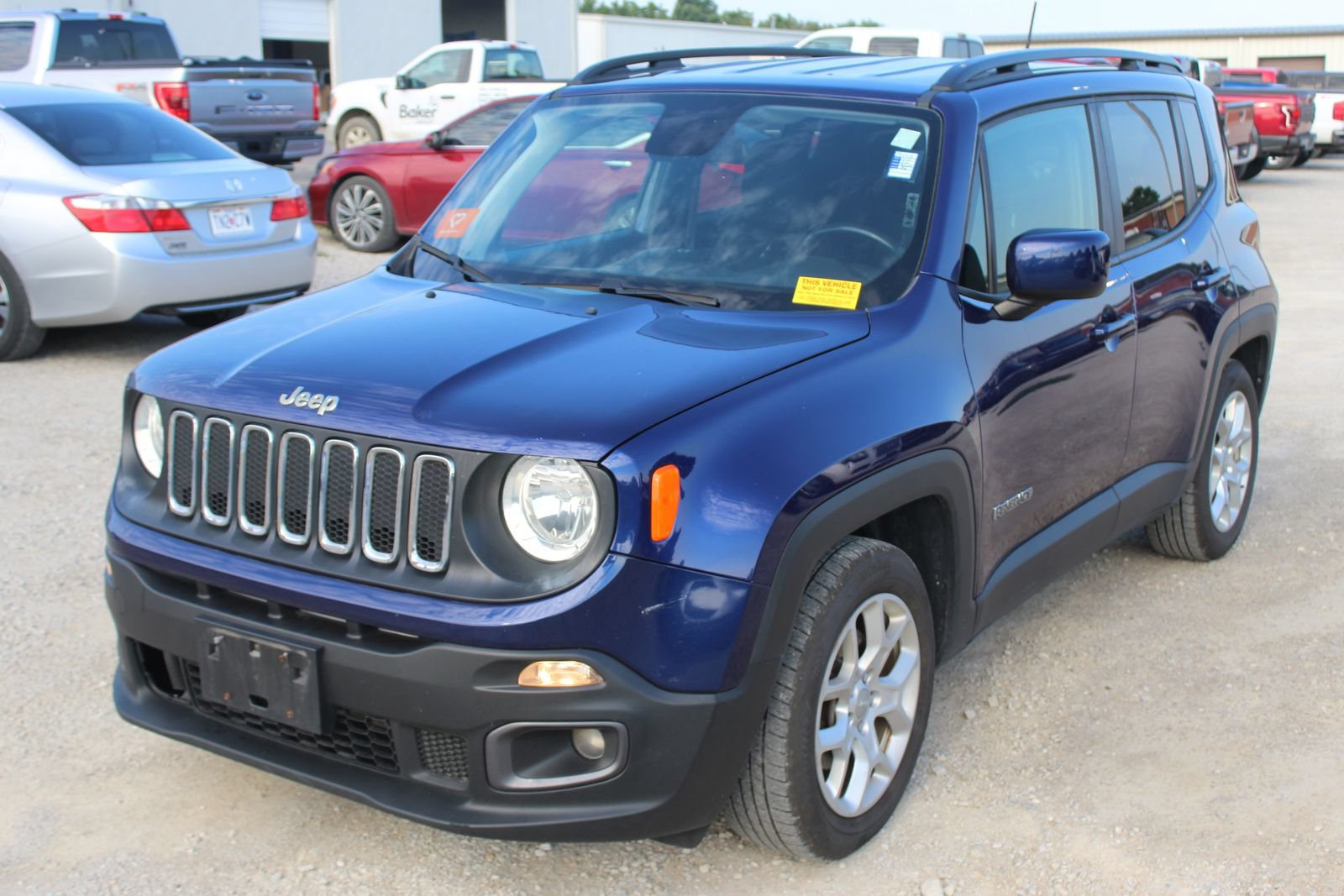 Used 2018 Jeep Renegade Latitude FWD image 2