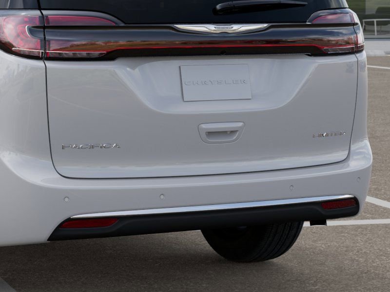 New 2026 Chrysler Pacifica Limited image 13
